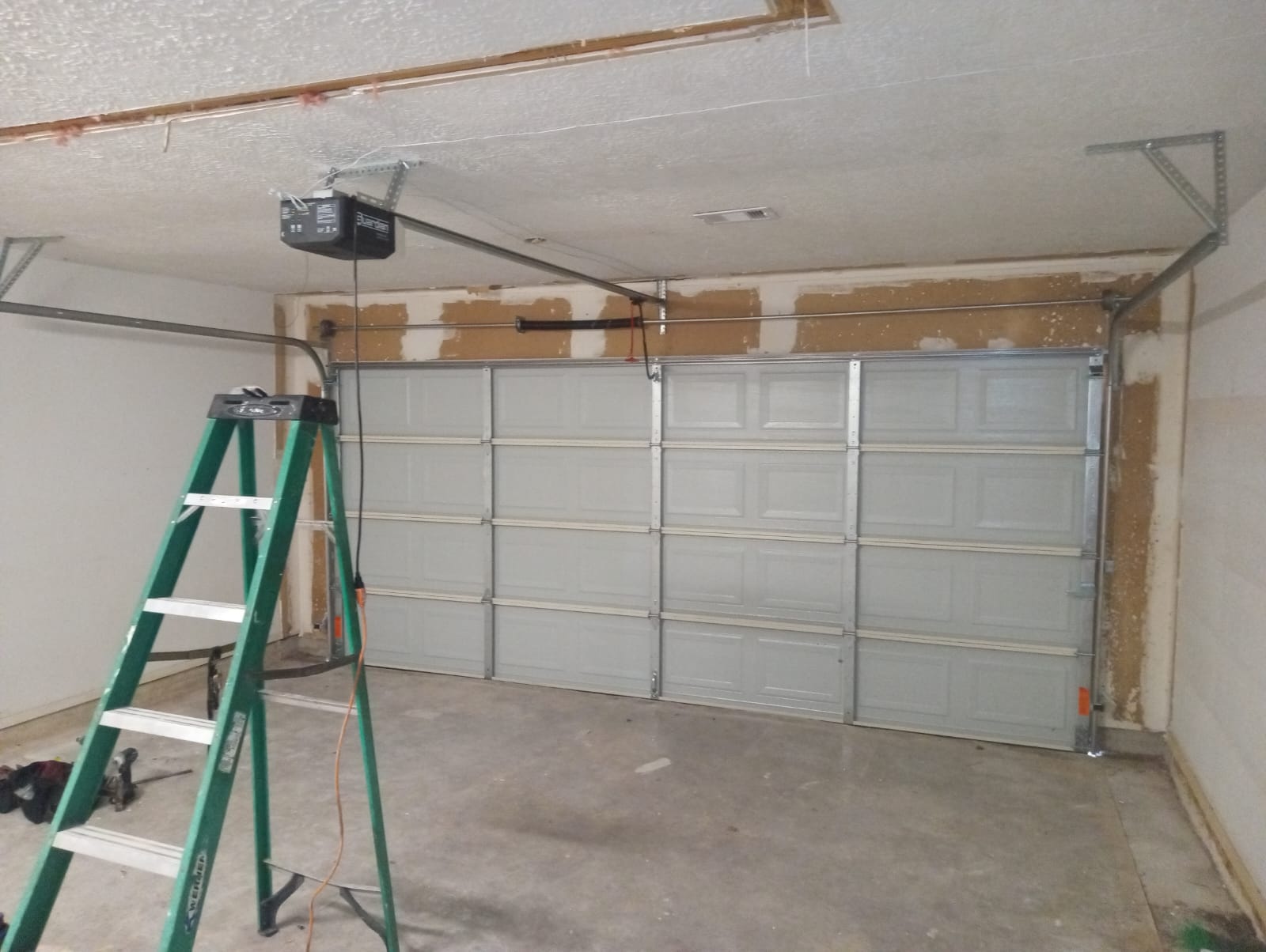 Garage Door Remote Programming in Pasadena, TX — Lemus Garage Door Services, Licensed & Insured, (281) 906-4783