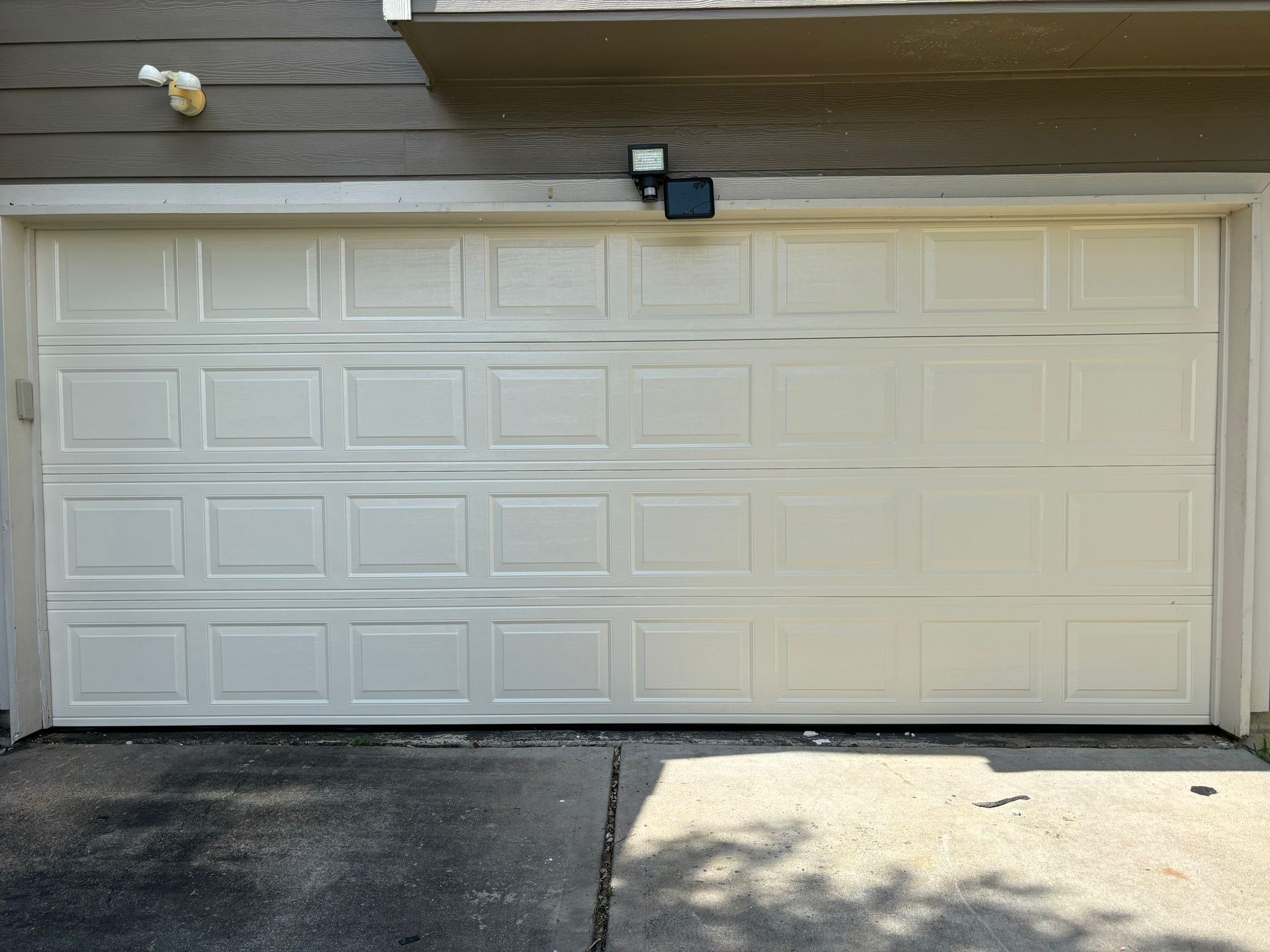 Aluminum Garage Door Installation in Pasadena, TX — Lemus Garage Door Services, Licensed & Insured, (281) 906-4783
